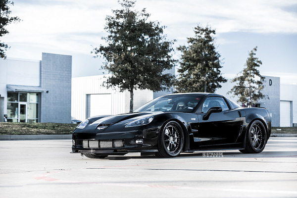Фото дисков Strasse Wheels R10 Signature Другой цвет на Chevrolet Corvette C6
