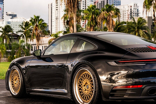 Фото дисков Strasse Wheels SC20 Track Сатиновое золото на Porsche 911 VIII