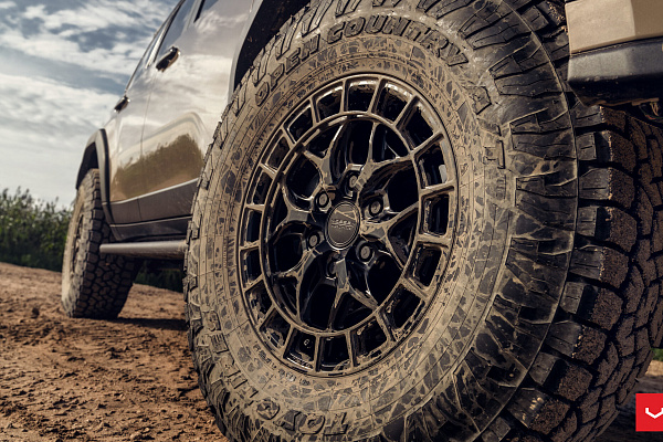 Фото дисков Vossen HFX-1 (6-Lug) Черный глянец на Lexus GX III