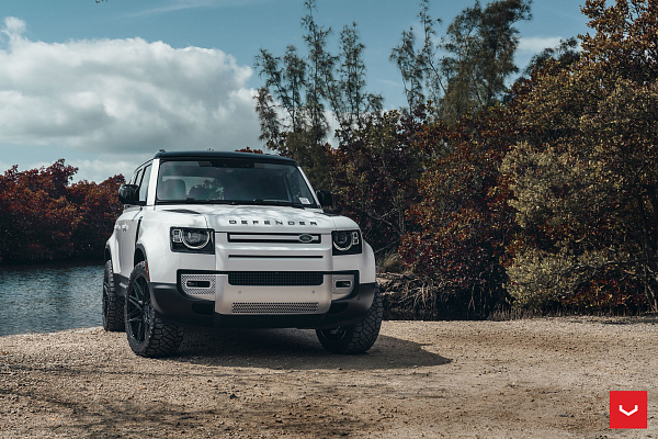 Фото дисков Vossen HF-7 Черный глянец на Land Rover Defender II