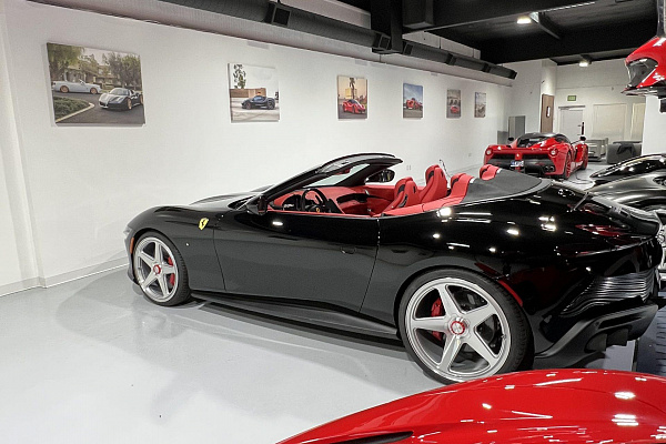 Фото дисков Giovanna Cinque Глянцевый лак на Ferrari Roma