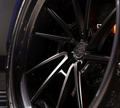 Фото дисков Anrky AN33 на McLaren 720S