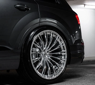 Фото дисков ST Wheels ST11 на Audi Q7 (4M)