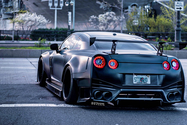 Фото дисков Strasse Wheels SV2 Deep Concave FS Черный сатин на Nissan GT-R