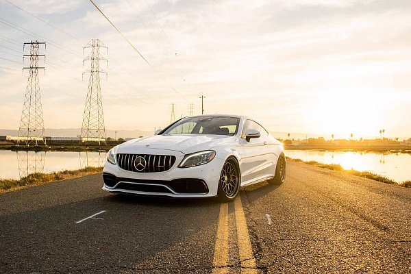 Фото дисков HRE 300 Черный сатин на Mercedes-Benz C-Class (W205)
