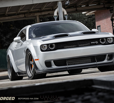 Фото дисков BC Forged LE05 // MLE05 на Dodge Challenger III