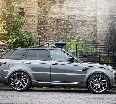Фото дисков Kahn Type 52 RS на Range Rover Sport II