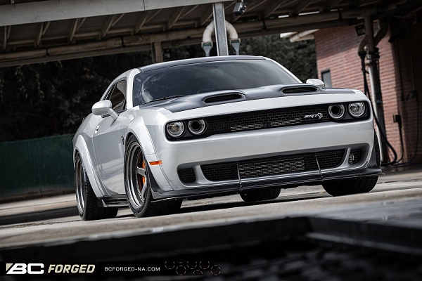 Фото дисков BC Forged LE05 // MLE05 Матовый графит на Dodge Challenger III
