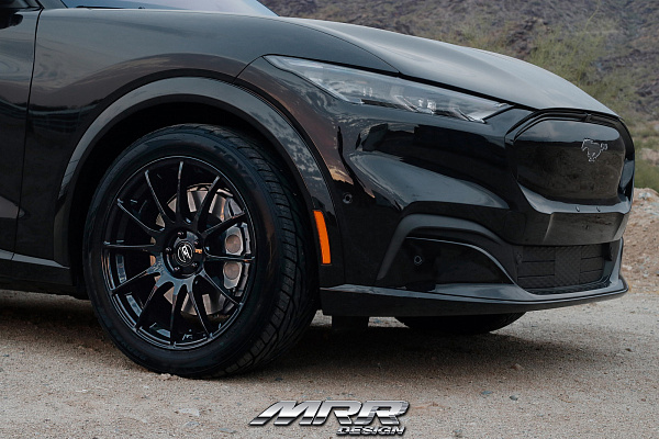 Фото дисков MRR GF6 Черный глянец на Ford Mustang Mach-E