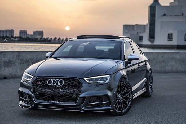 Фото дисков Bola B19 Сатиновый графит на Audi A/S/RS 3 (8V)