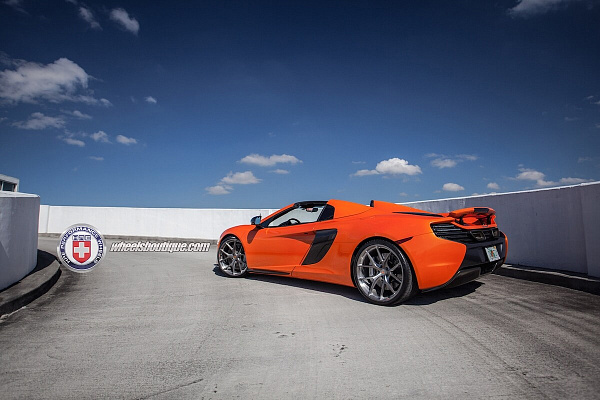 Фото дисков HRE P101 Глянцевый темный лак на McLaren 650S