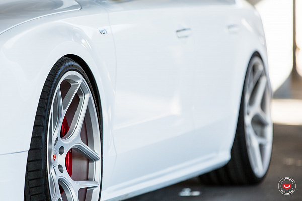 Фото дисков Vossen CG-205 Сатиновый лак на Audi A/S 8 (D4)