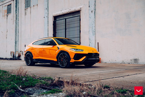 Фото дисков Vossen HF-7 Черный глянец на Lamborghini Urus