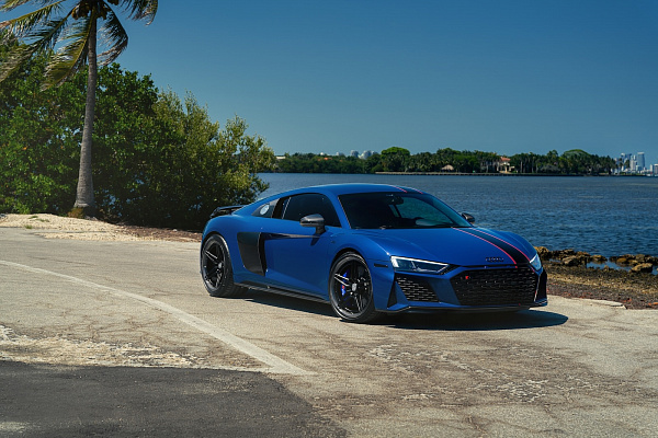 Фото дисков Strasse Wheels SV2 Deep Concave FS Черный сатин на Audi R8 (4S)