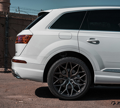 Фото дисков Vossen HF-2 на Audi Q7 (4M)