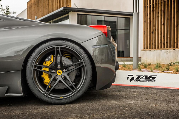 Фото дисков HRE P107 Черный сатин на Ferrari 458