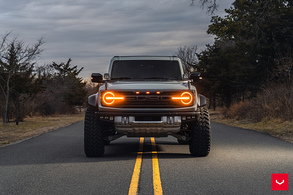 Фото дисков Vossen HFX-1 (6-Lug) Черный сатин на Ford Bronco