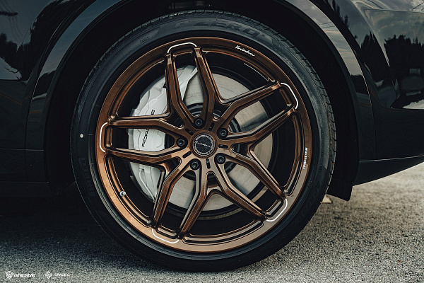 Фото дисков Brixton Forged PF12 R / RS Глянцевая бронза на Porsche Cayenne III