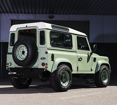 Фото дисков Kahn 1947 Heritage на Land Rover Defender I