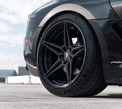 Фото дисков Strasse Wheels SV2 Deep Concave Duoblock на Ferrari 599
