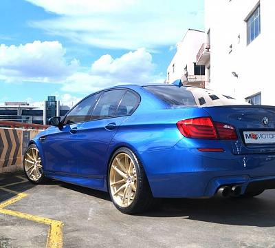 Фото дисков HRE P104 на BMW 5/M5 (F10)