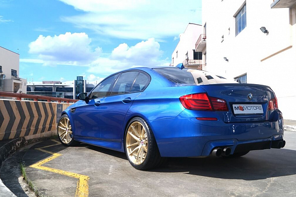 Фото дисков HRE P104 Глянцевое золото на BMW 5/M5 (F10)