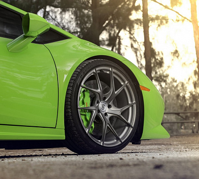 Фото дисков Strasse Wheels SM5RT Deep Concave Monoblock на Lamborghini Huracan