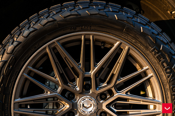 Фото дисков Vossen HF6-5 Сатиновый графит на Lexus GX II