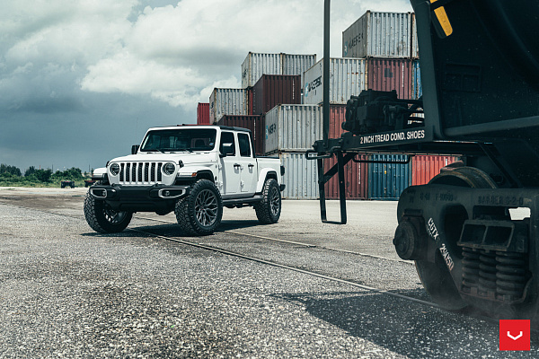 Фото дисков Vossen HF-2 Сатиновый графит на Jeep Gladiator II (JT)