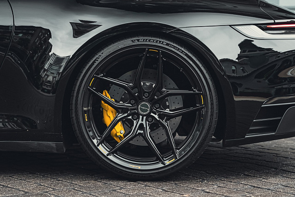 Фото дисков Brixton Forged PF12 R / RS Черный глянец на Porsche 911 VIII