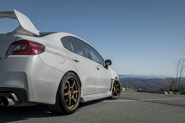 Фото дисков Motegi Racing MR145 TRAKLITE 3.0 Сатиновое темное золото на Subaru WRX VA