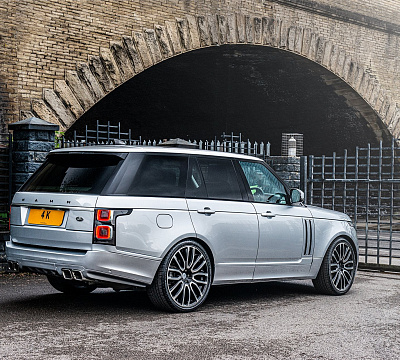 Фото дисков Kahn Pace Car на Range Rover IV