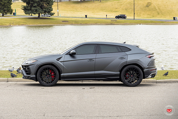 Фото дисков Vossen S17-01 Черный сатин на Lamborghini Urus