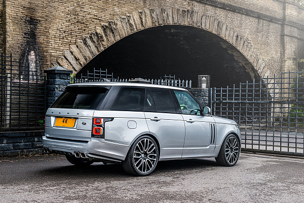 Фото дисков Kahn Pace Car  на Land Rover Range Rover IV