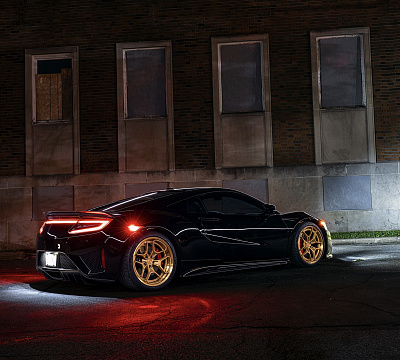 Фото дисков Rotiform HUR на Acura NSX II