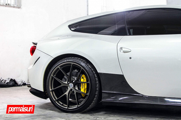 Фото дисков HRE P101 Сатиновая бронза на Ferrari FF