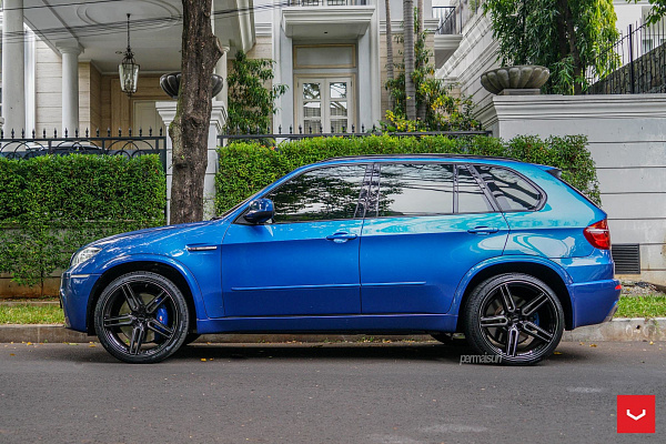 Фото дисков Vossen HF-1 Глянцевый темный лак на BMW X5/X5 M (E70)
