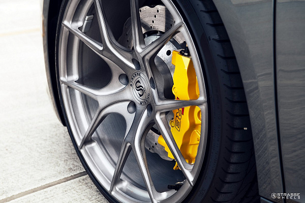 Фото дисков Strasse Wheels SM5R Deep Concave Monoblock Сатиновый темный лак на Audi R8 (4S)