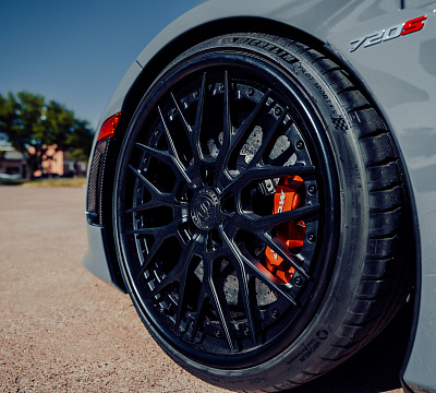 Фото дисков Strasse Wheels SV10M Deep Concave FS на McLaren 720S