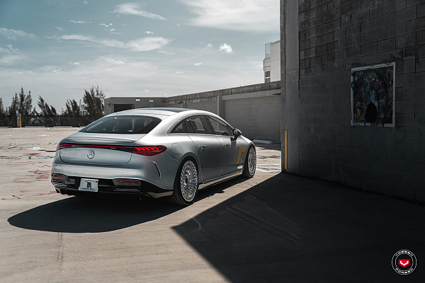 Фото дисков Vossen LC3-13T Глянцевый лак на Mercedes-Benz EQS