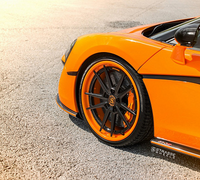 Фото дисков Strasse Wheels SV1 Deep Concave FS на McLaren 570S