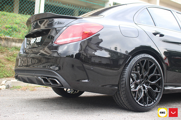Фото дисков Vossen HF-2 Черный глянец на Mercedes-Benz C-Class (W205)