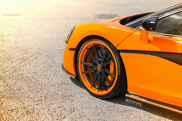 Фото дисков Strasse Wheels SV1 Deep Concave FS Другой цвет на McLaren 570S