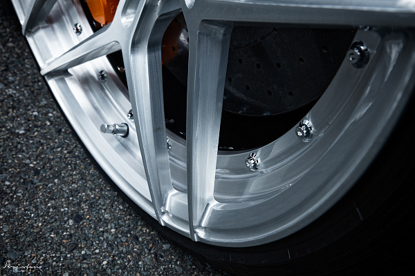 Фото дисков Brixton Forged WR7 Глянцевый лак на Lamborghini Aventador