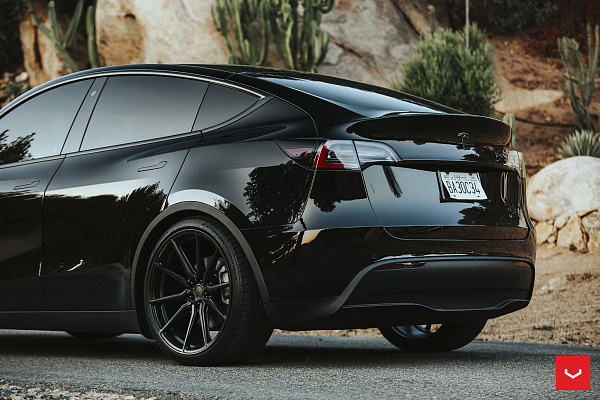 Фото дисков Vossen HF-3 Черный сатин на Tesla Model Y