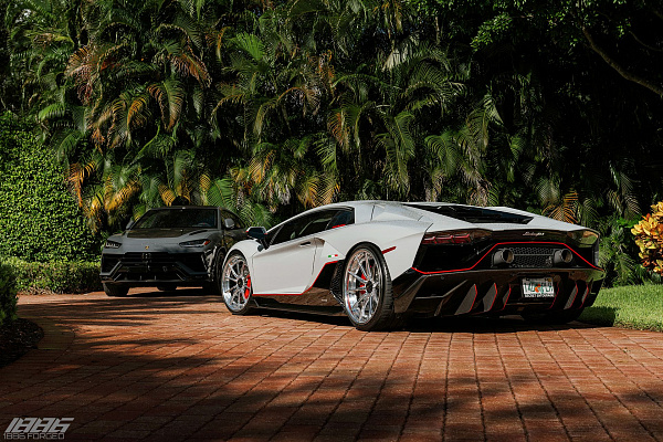 Фото дисков 1886 Wheels G010 Полированный лак на Lamborghini Aventador