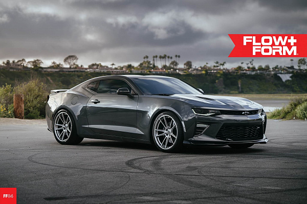Фото дисков HRE FF04 Серебро на Chevrolet Camaro VI