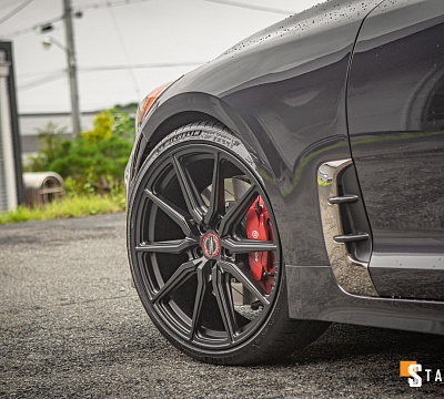 Фото дисков Vossen HF-3 на Kia Stinger