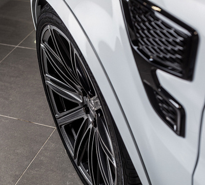 Фото дисков Vossen UV-2 на Land Rover Range Rover Sport II