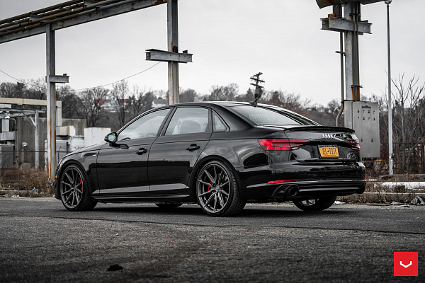 Фото дисков Vossen HF-3 Глянцевый графит на Audi A/S/RS 4 (B9)